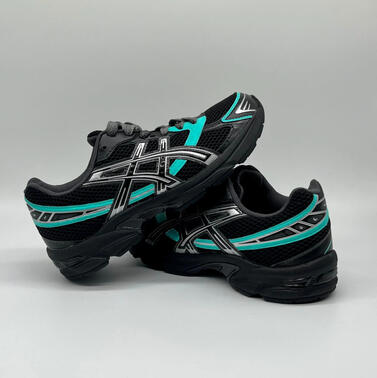 Asics 1130 Tiffany 165€